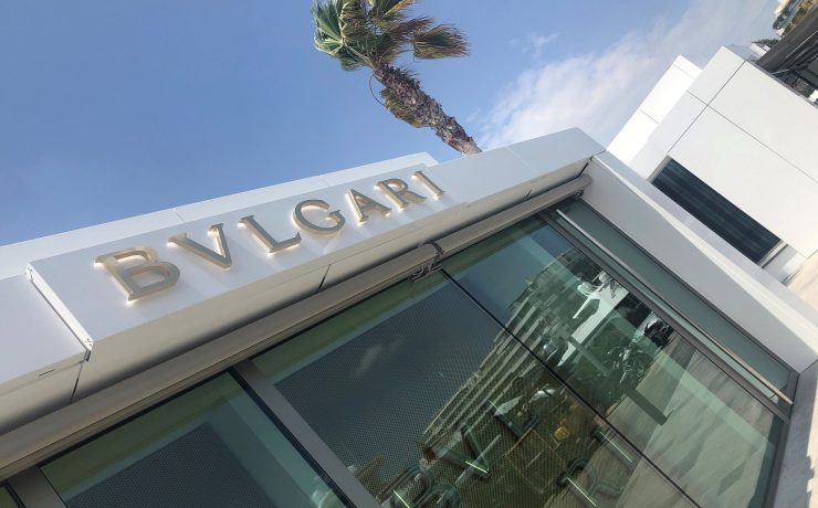 Marina Ibiza zona comercial lujo Bulgari