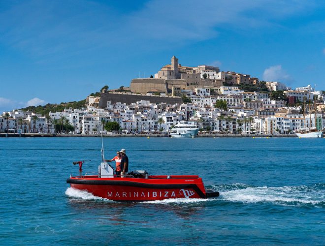 accidente incendio Rodman emergencia embarcación Marina Ibiza
