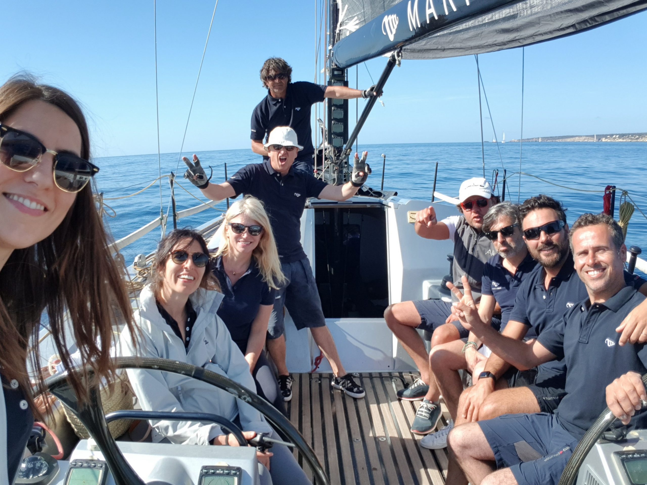 Marina Ibiza Regata de Travesía APD brindis en barco